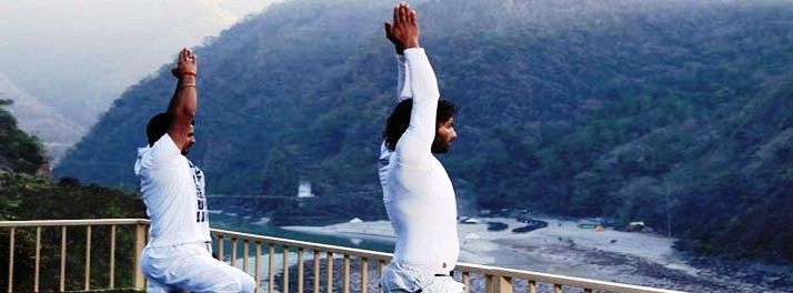 562/Raga on the Ganges - Rishikesh 12.jpg